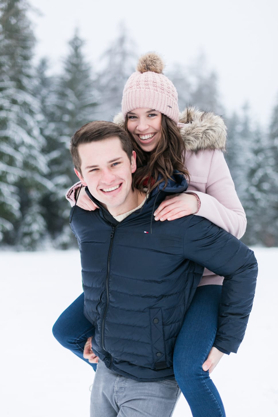 Pärchenfotos im Schnee