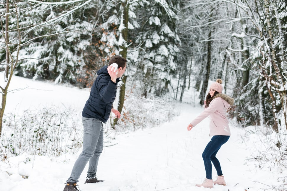 Pärchenfotos im Schnee