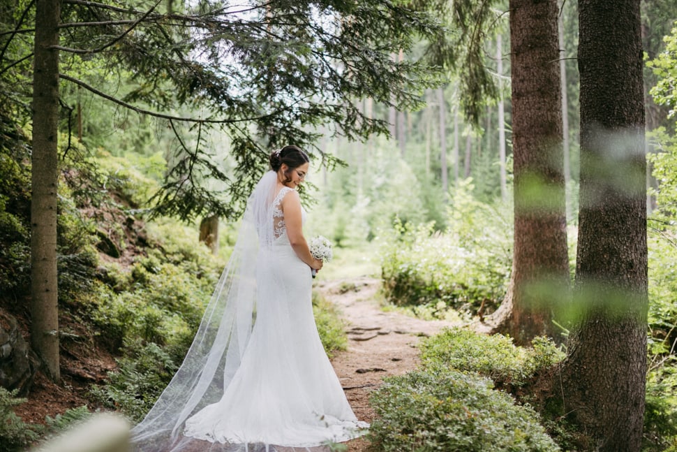 Hochzeitsfotos im Wald